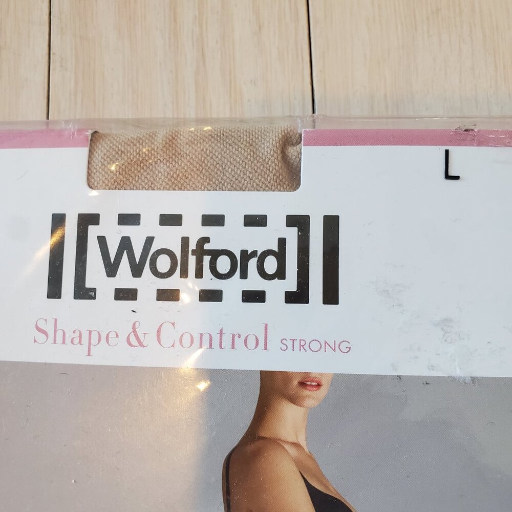 Wolford ! Pure 30 shape and control (L) , fairly light - Picture 2 of 3